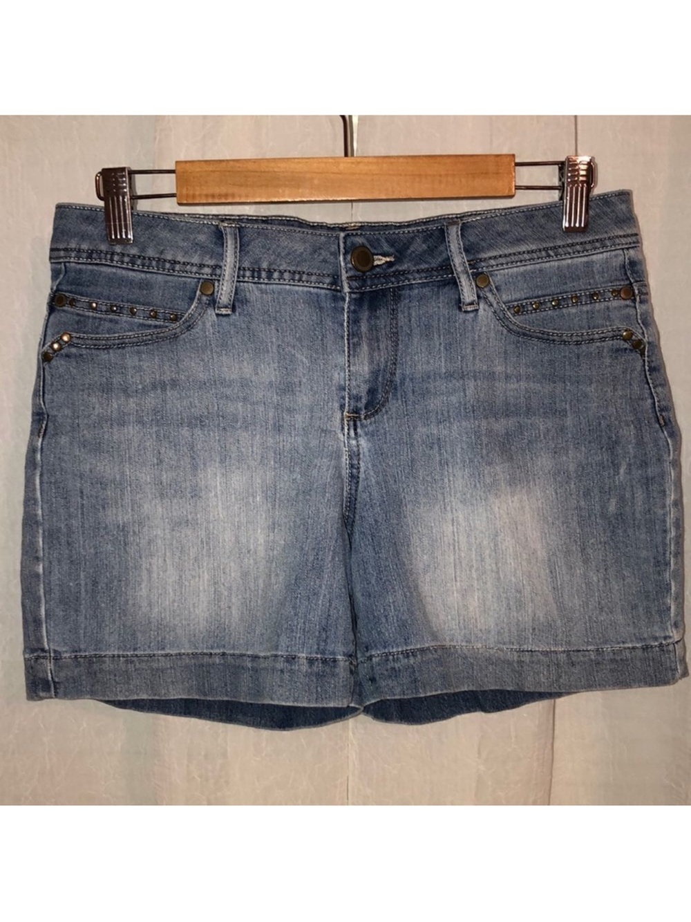Sonoma 4 Vintage Wash Brass Color Studded Blue Denim Shorts - Picture 1 of 16